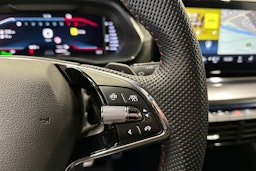 sininen Skoda Octavia 2023 kuva 24.