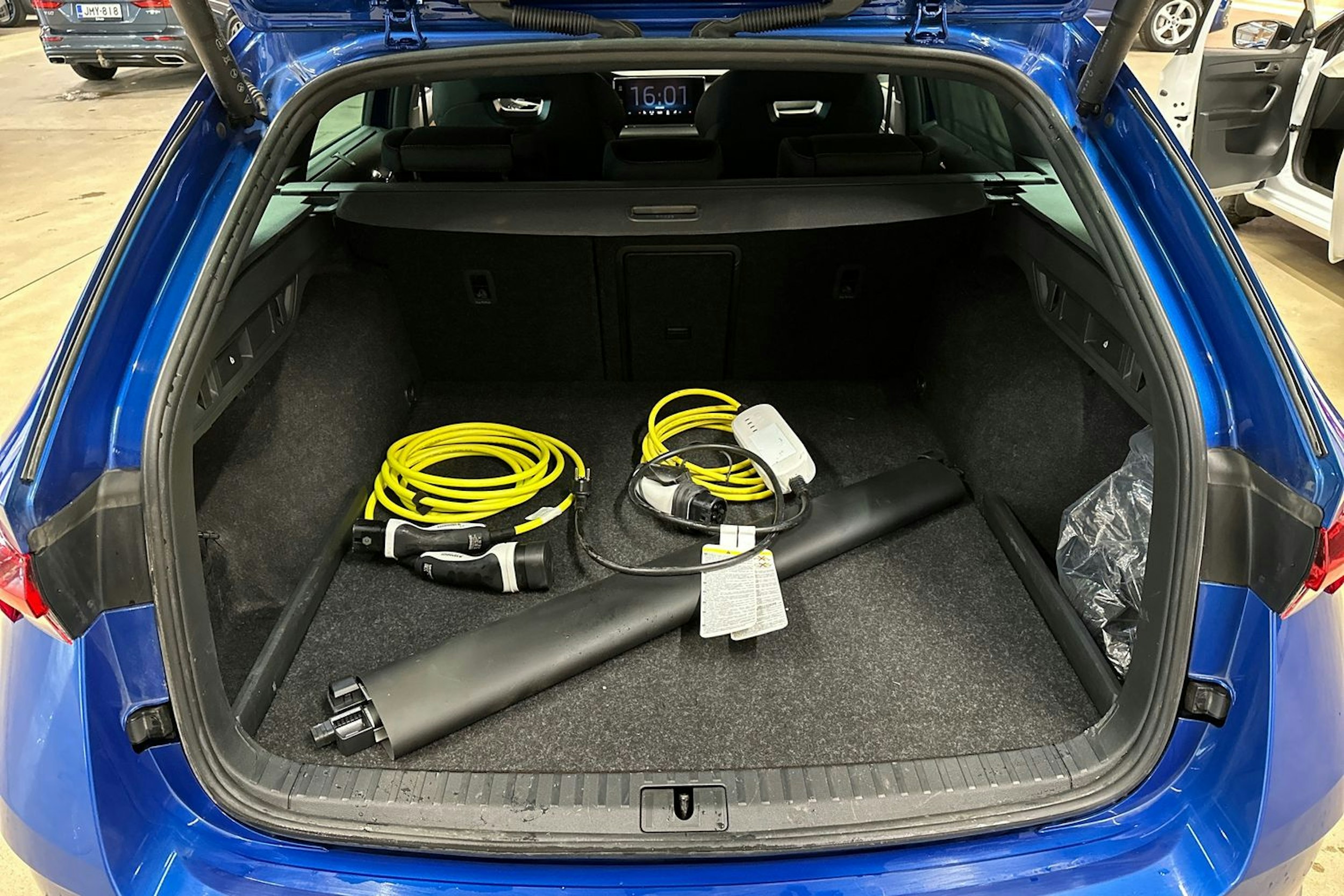 sininen Skoda Octavia 2023 kuva 27.