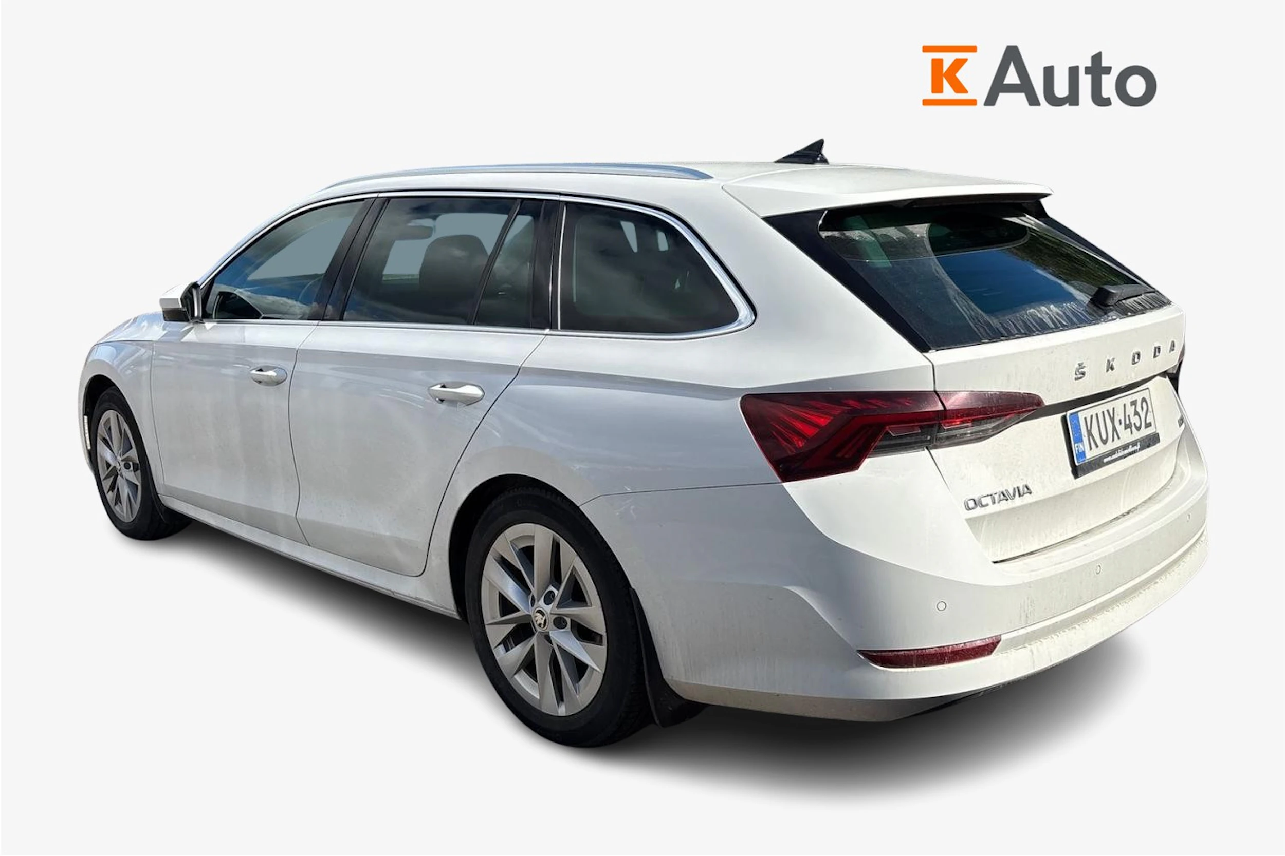 Valkoinen Skoda OCTAVIA 2022 kuva 2.