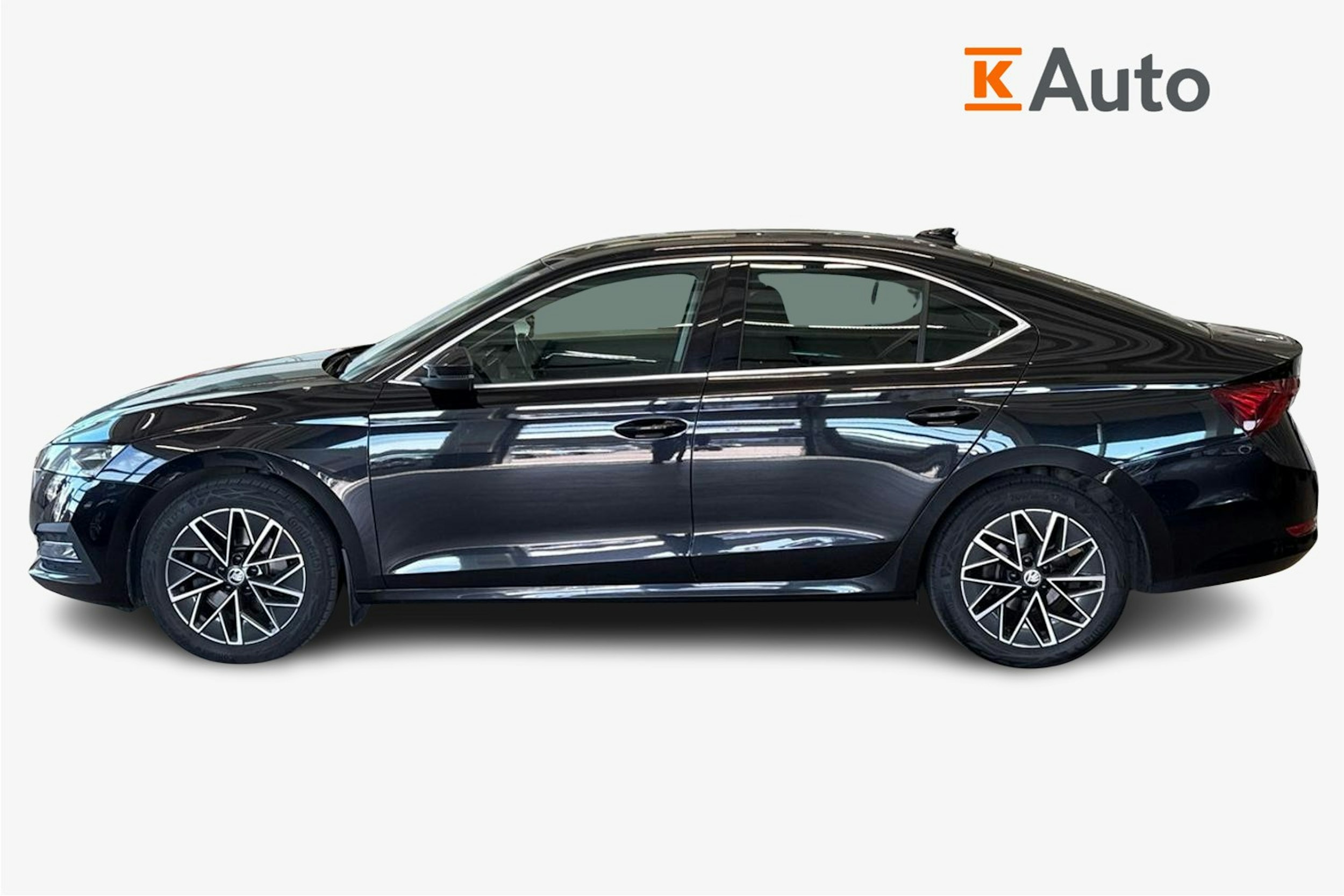musta Skoda Octavia 2022 kuva 5.