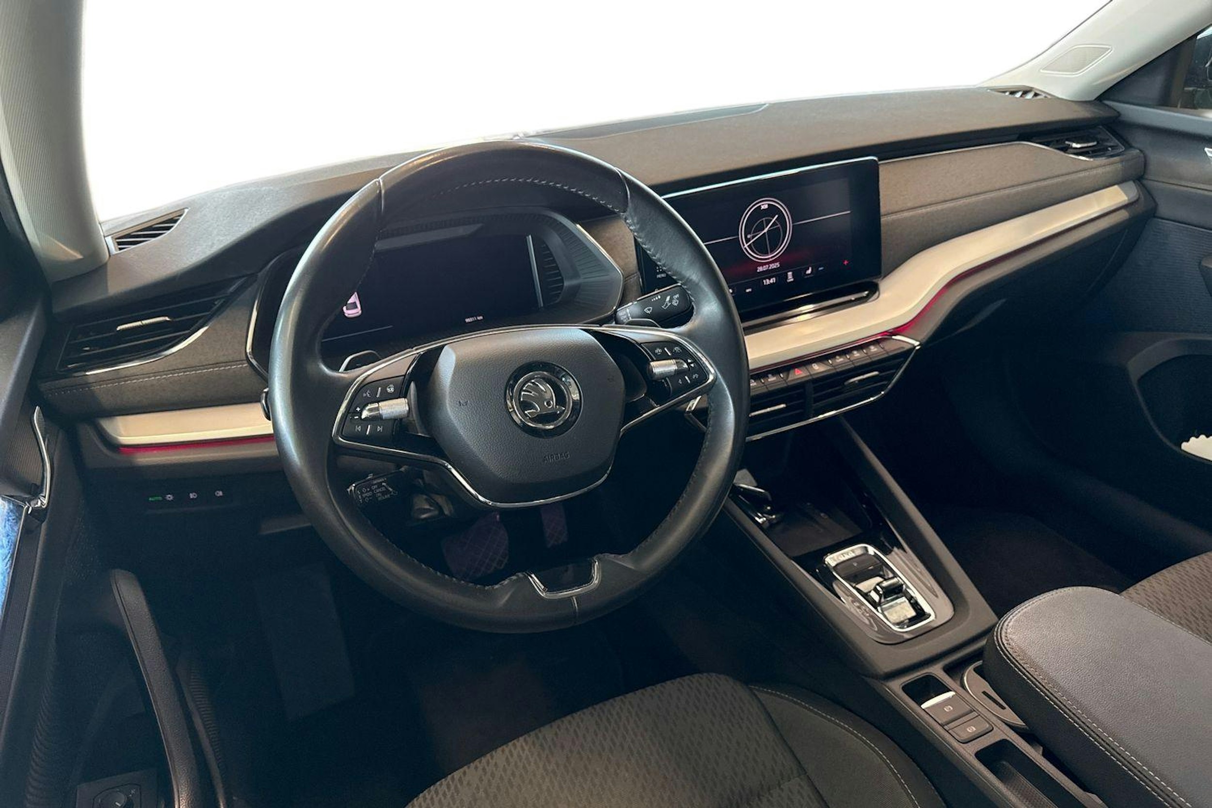 musta Skoda Octavia 2022 kuva 6.