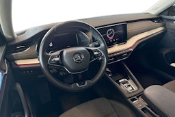 musta Skoda Octavia 2022 kuva 6.