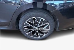 musta Skoda Octavia 2022 kuva 9.