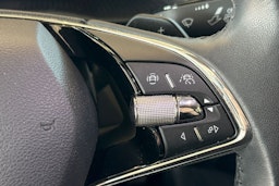 musta Skoda Octavia 2022 kuva 13.