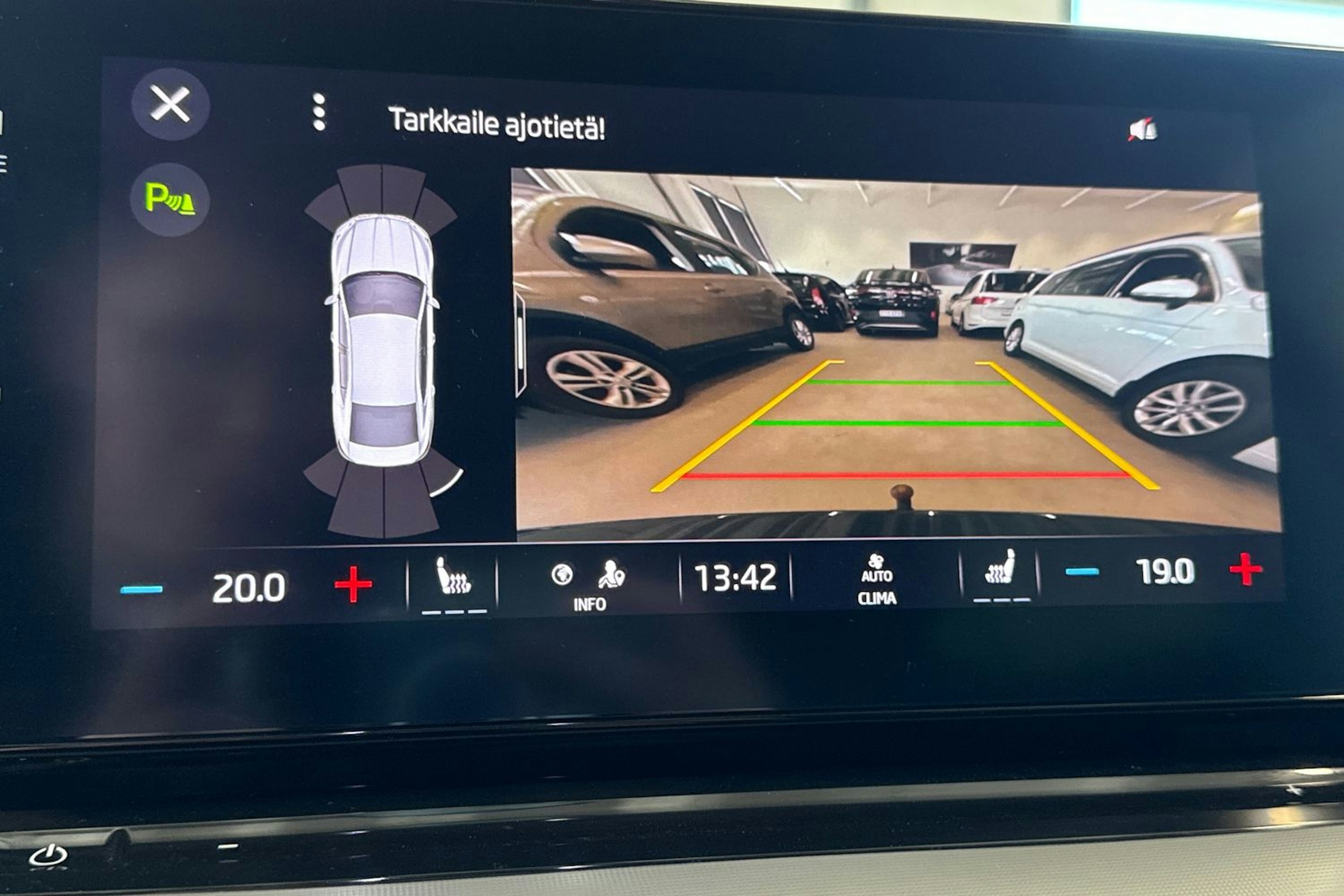 musta Skoda Octavia 2022 kuva 15.