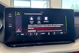 musta Skoda Octavia 2022 kuva 16.