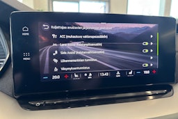 musta Skoda Octavia 2022 kuva 17.