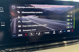 musta Skoda Octavia 2022 kuva 18.