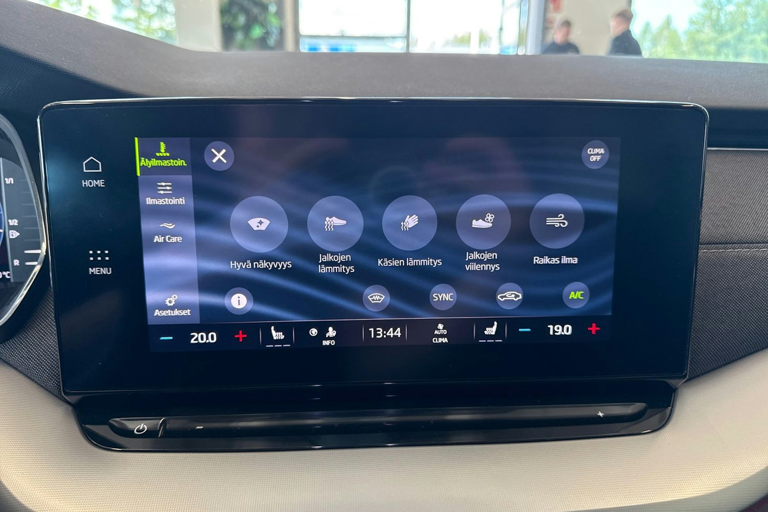 musta Skoda Octavia 2022 kuva 19.
