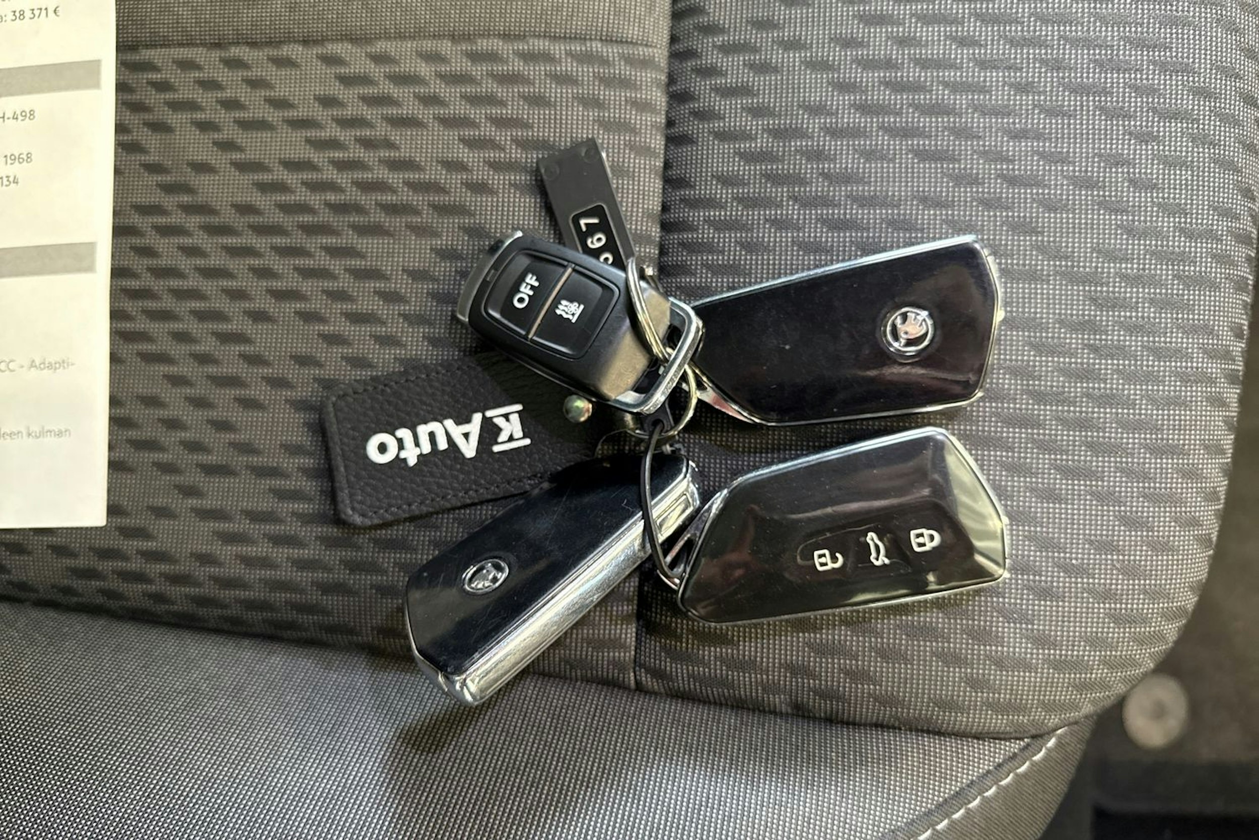 musta Skoda Octavia 2022 kuva 24.