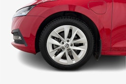 met. punainen Skoda Octavia 2022 kuva 11.