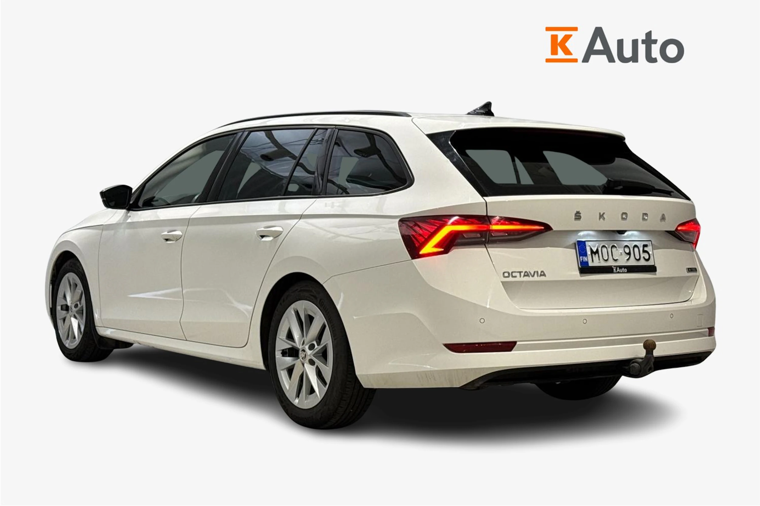 valkoinen Skoda Octavia 2022 kuva 3.