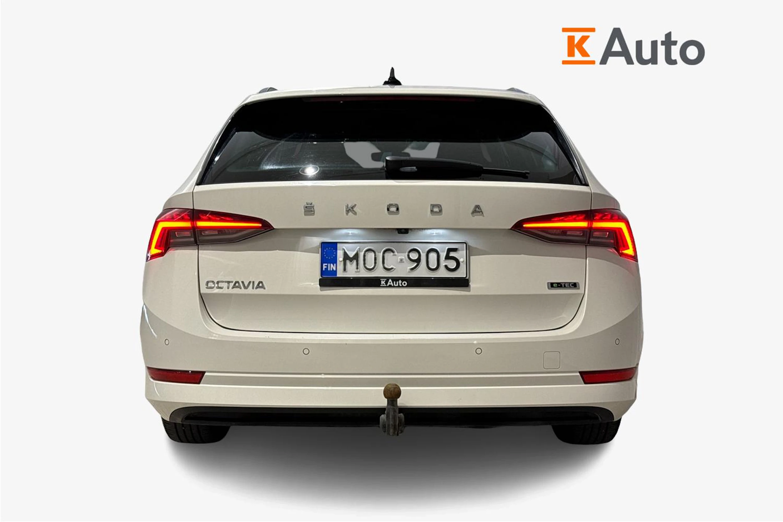 valkoinen Skoda Octavia 2022 kuva 4.