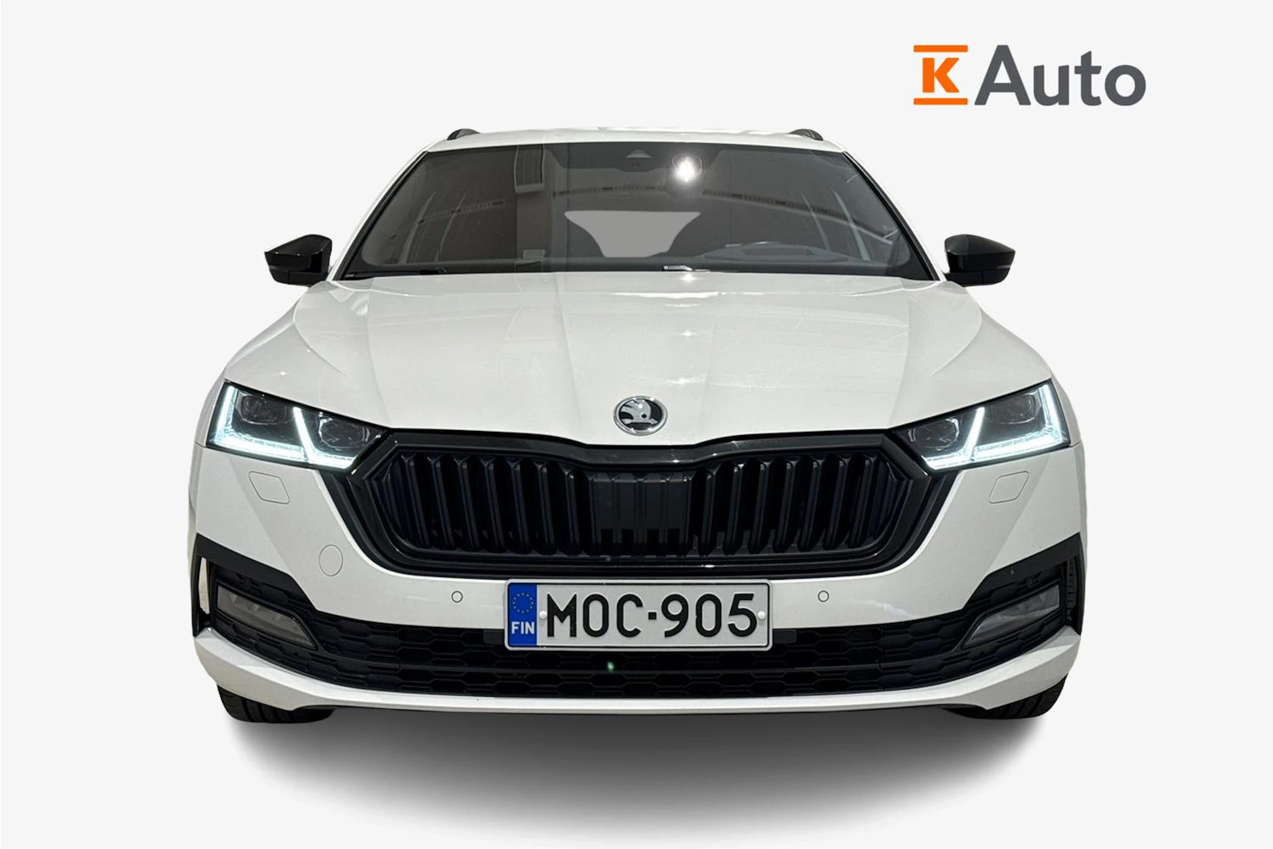 valkoinen Skoda Octavia 2022 kuva 5.