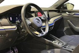 valkoinen Skoda Octavia 2022 kuva 8.