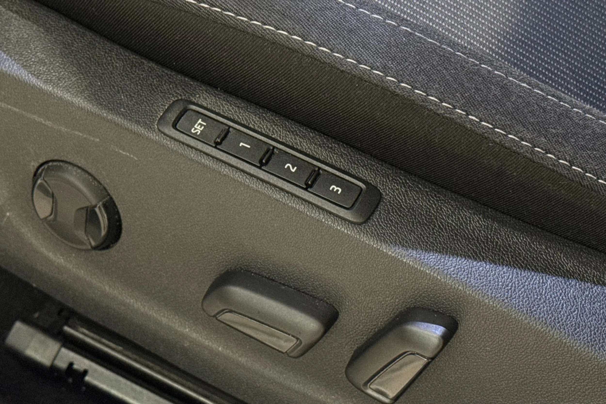 valkoinen Skoda Octavia 2022 kuva 21.