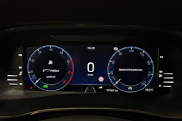 valkoinen Skoda Octavia 2022 kuva 26.