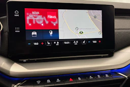 valkoinen Skoda Octavia 2022 kuva 28.