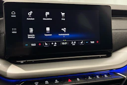 valkoinen Skoda Octavia 2022 kuva 31.