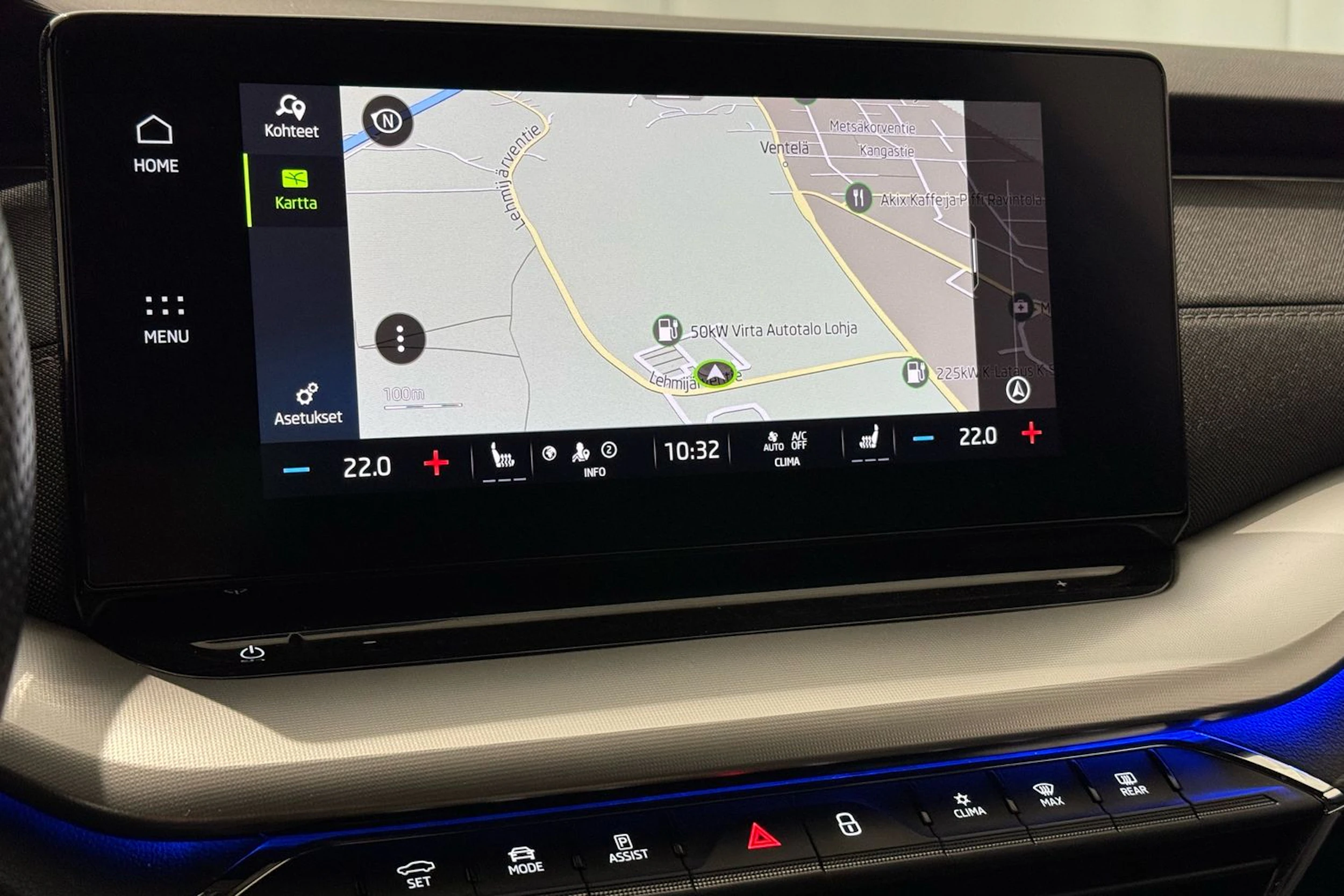 valkoinen Skoda Octavia 2022 kuva 33.