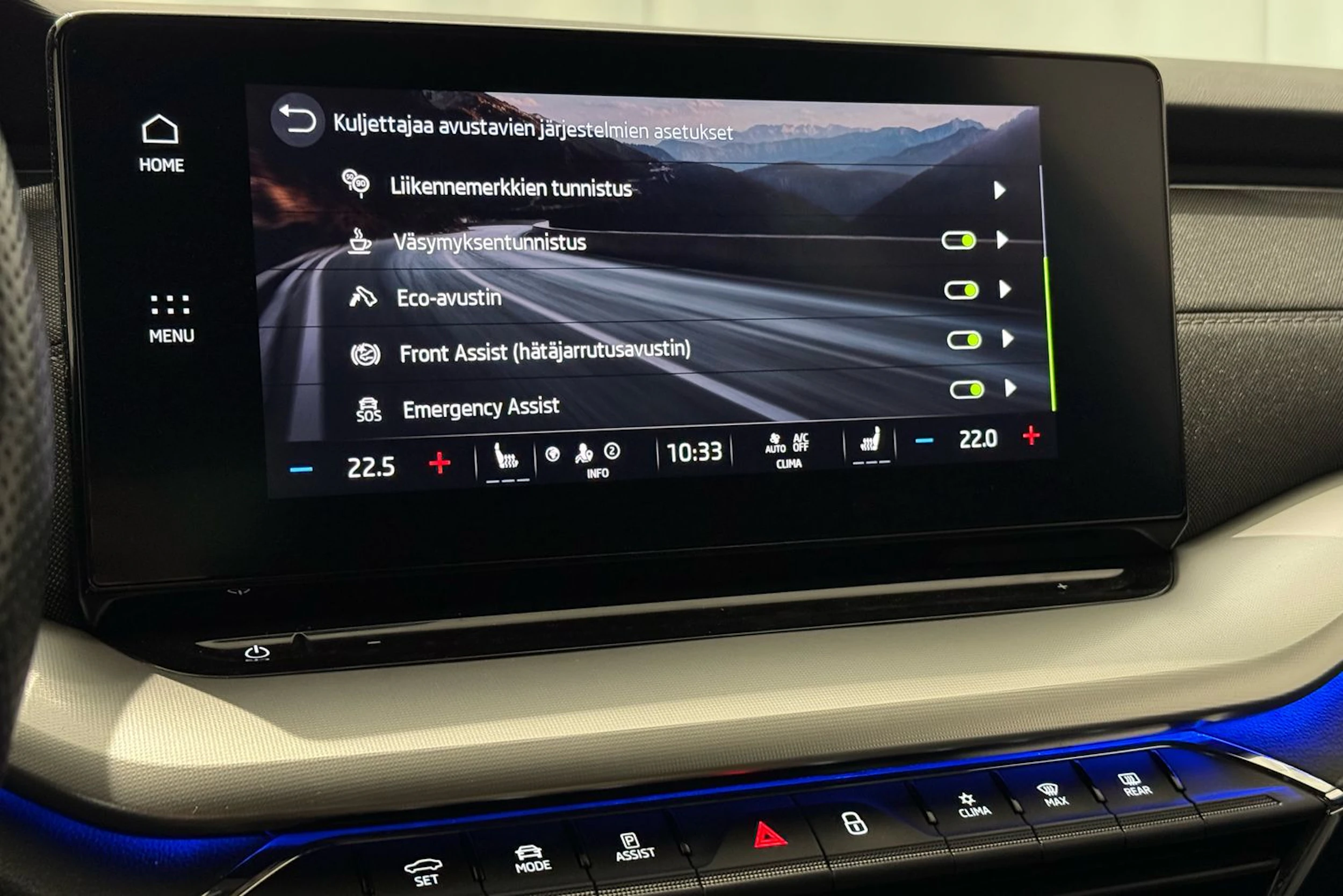valkoinen Skoda Octavia 2022 kuva 36.