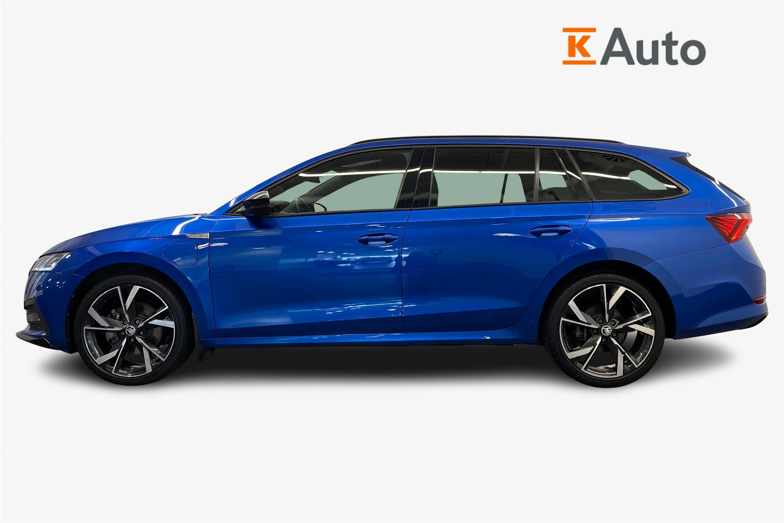 sininen Skoda Octavia 2022 kuva 6.