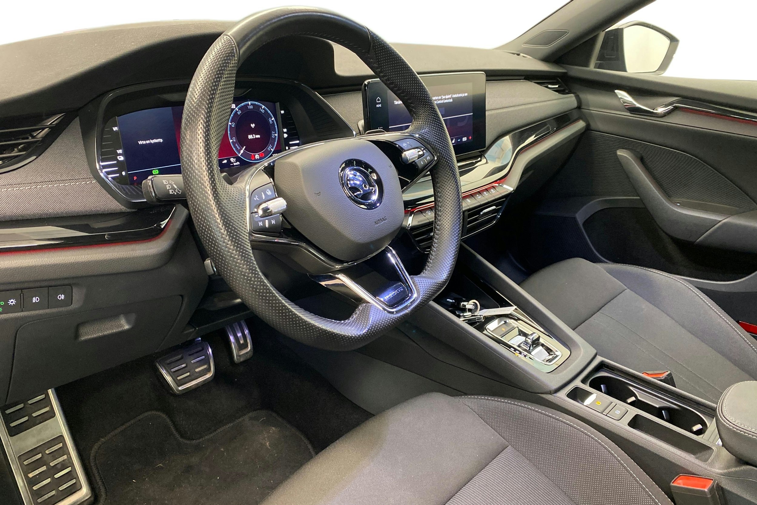 sininen Skoda Octavia 2022 kuva 7.