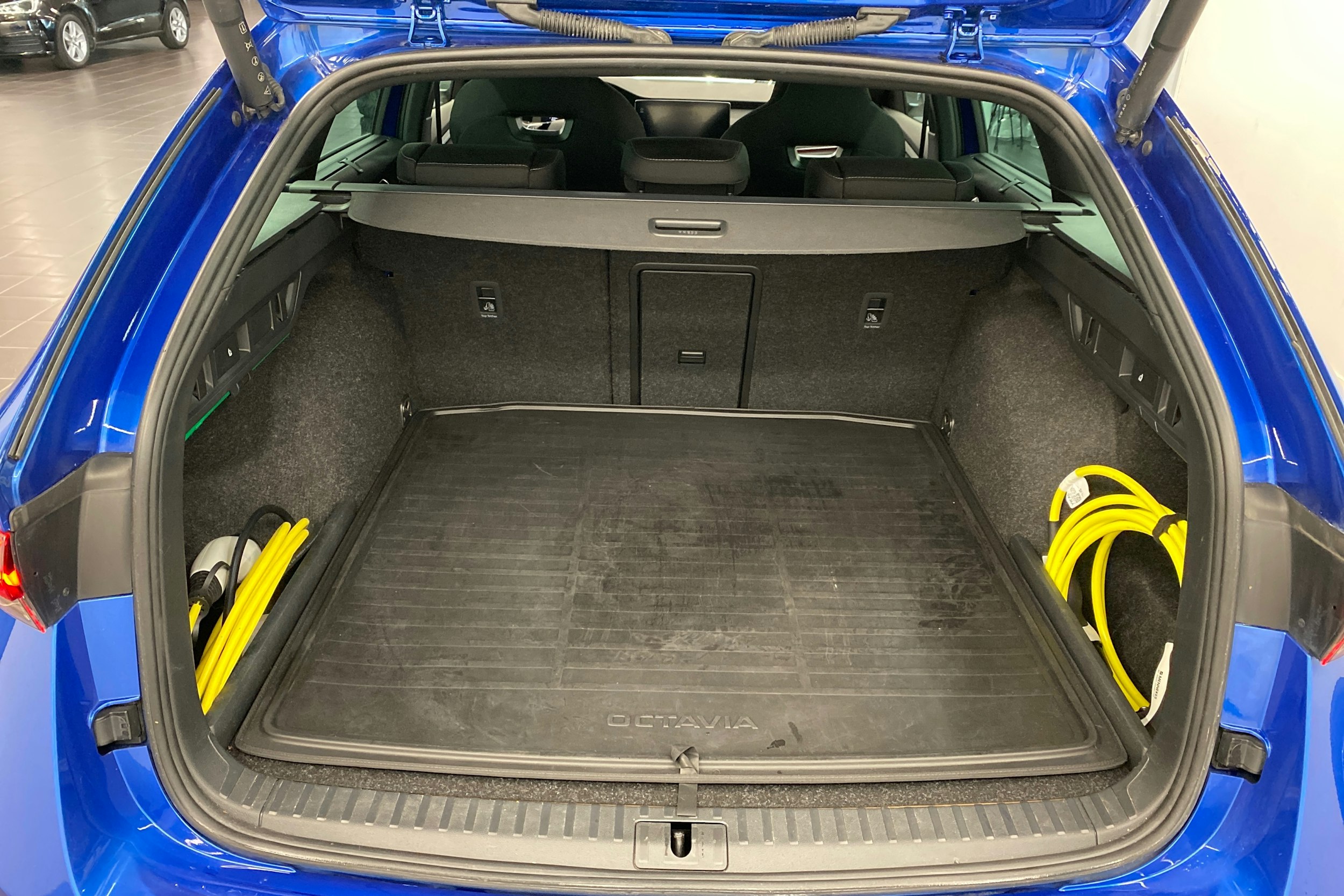 sininen Skoda Octavia 2022 kuva 33.