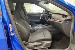 sininen Skoda Octavia 2022 kuva 36.