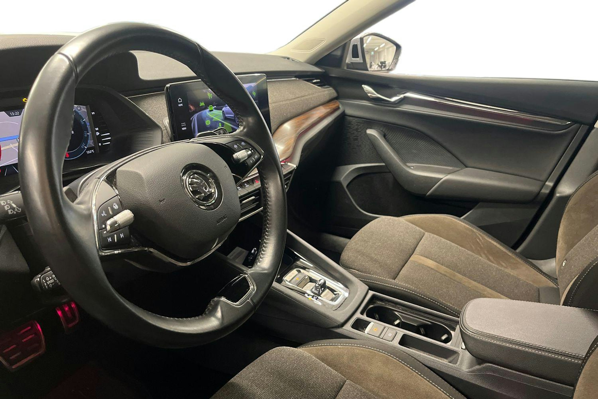 sininen Skoda Octavia 2022 kuva 3.