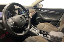 sininen Skoda Octavia 2022 kuva 3.