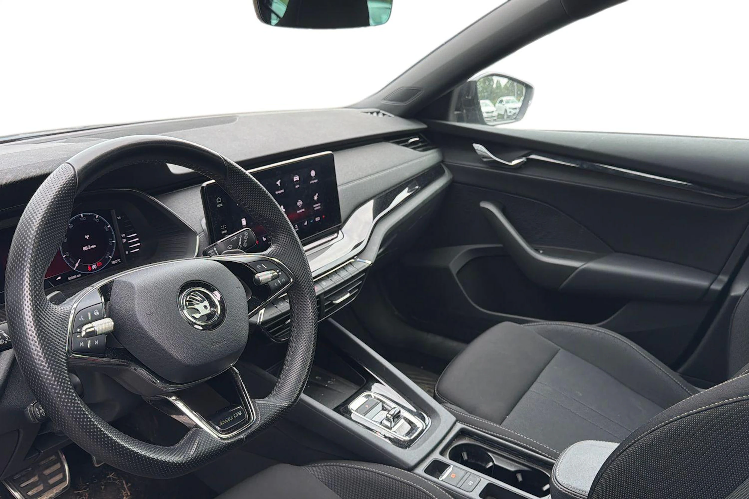 sininen Skoda Octavia 2022 kuva 3.