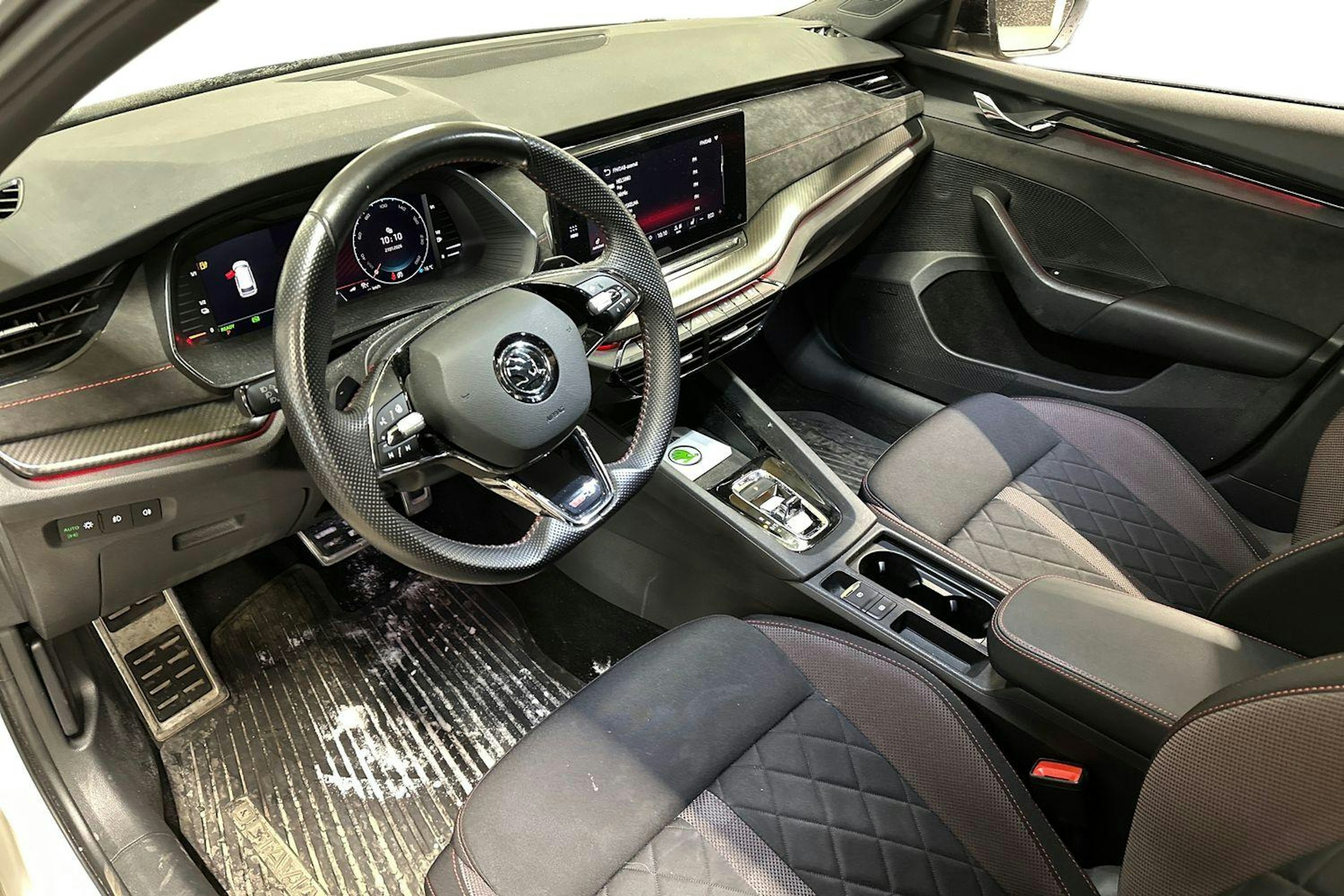 valkoinen Skoda Octavia 2022 kuva 3.