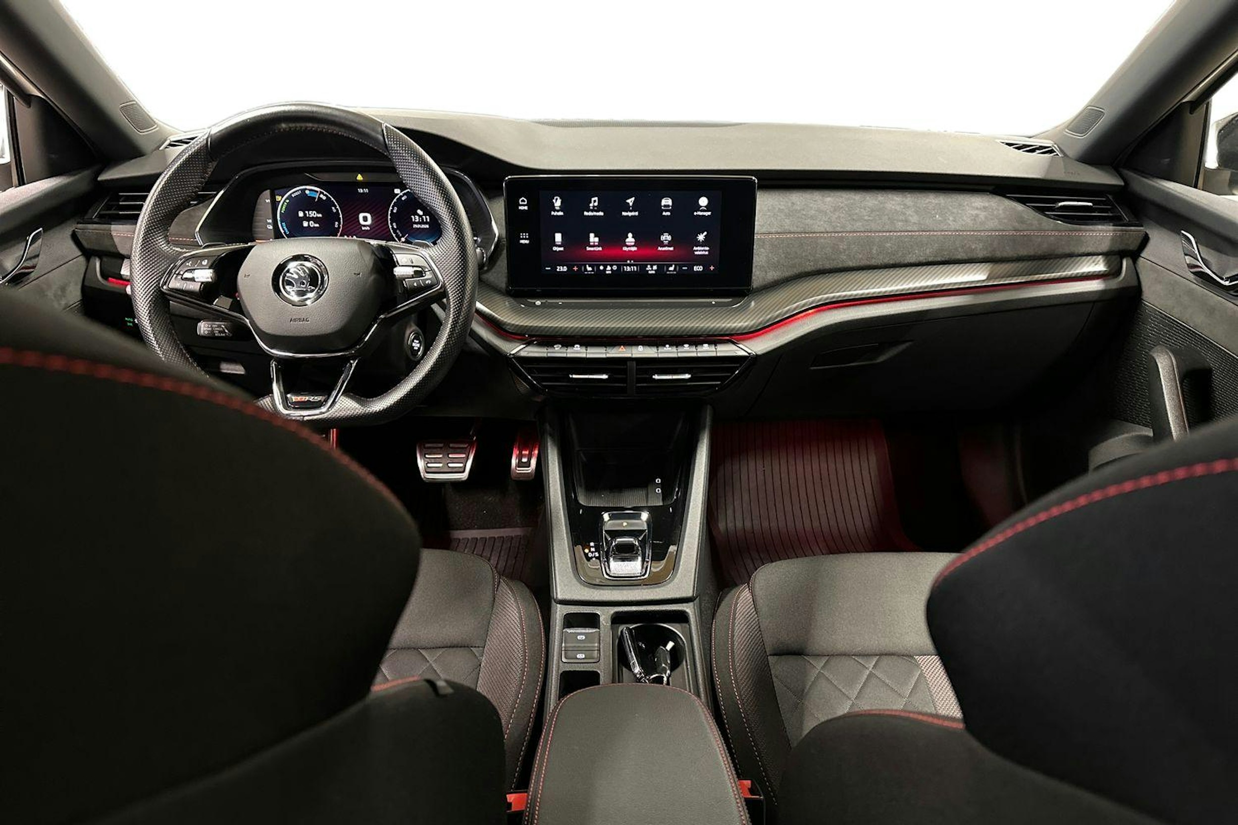 valkoinen Skoda Octavia 2022 kuva 9.