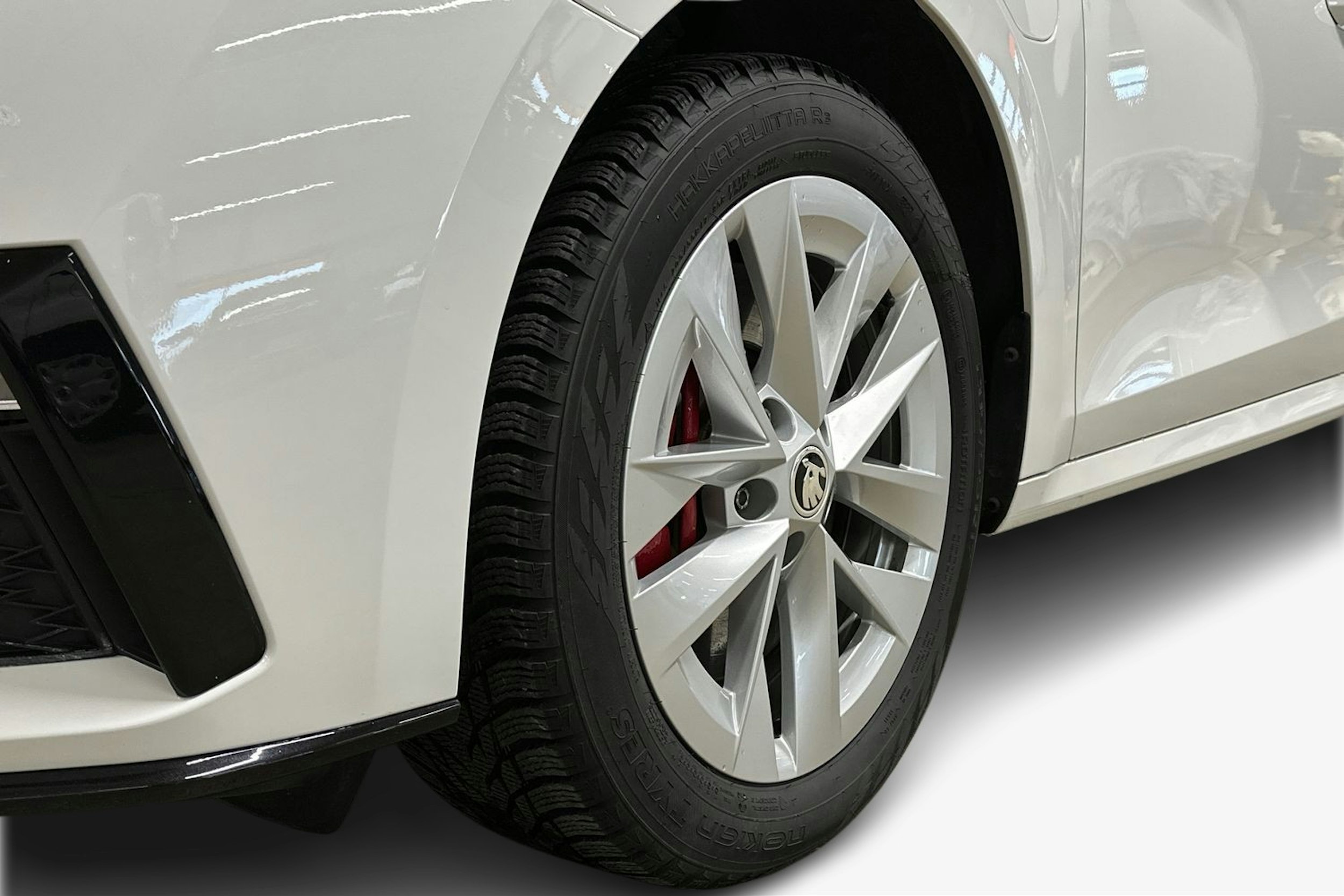 valkoinen Skoda Octavia 2022 kuva 11.