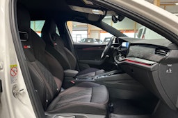 valkoinen Skoda Octavia 2022 kuva 14.