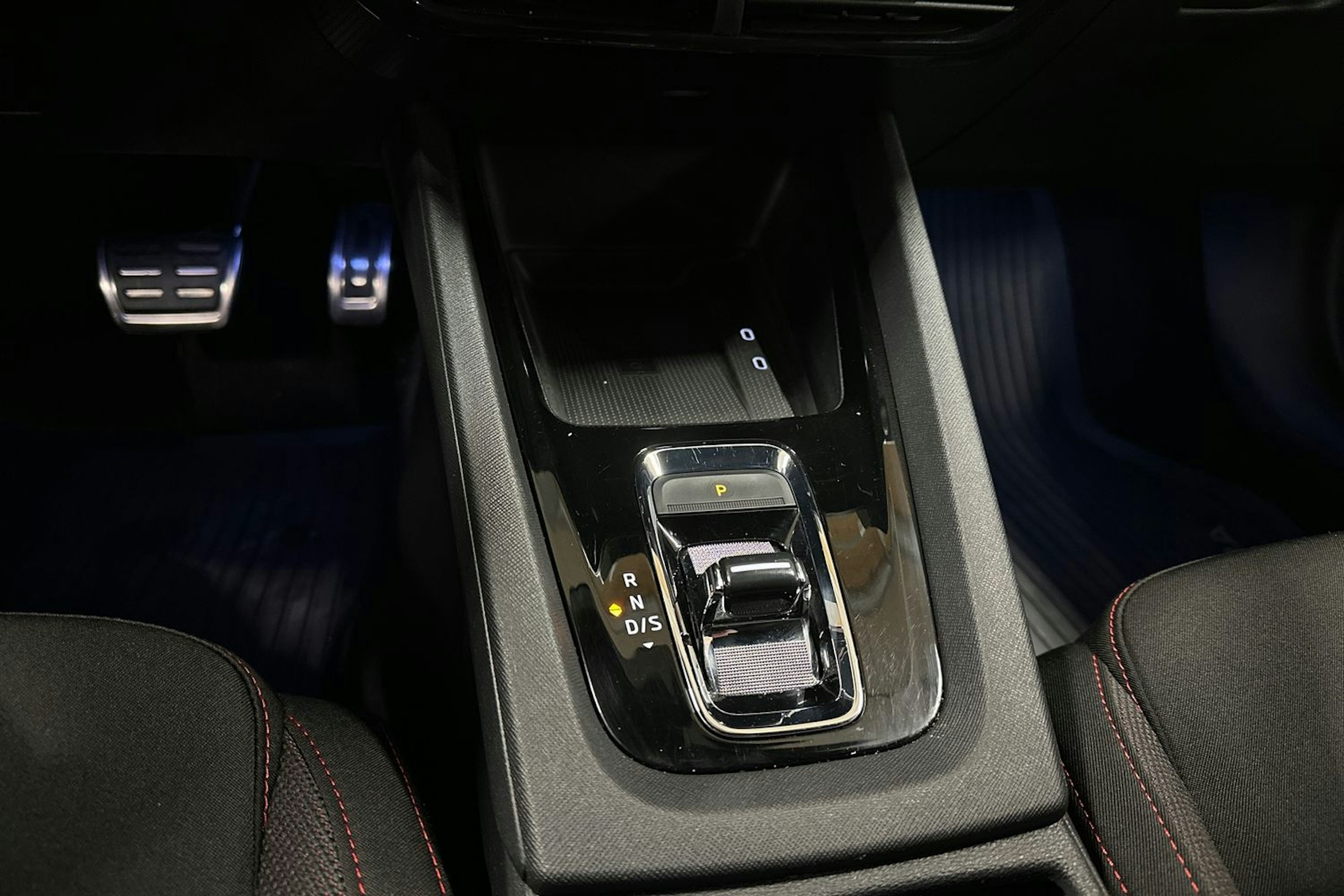 valkoinen Skoda Octavia 2022 kuva 22.