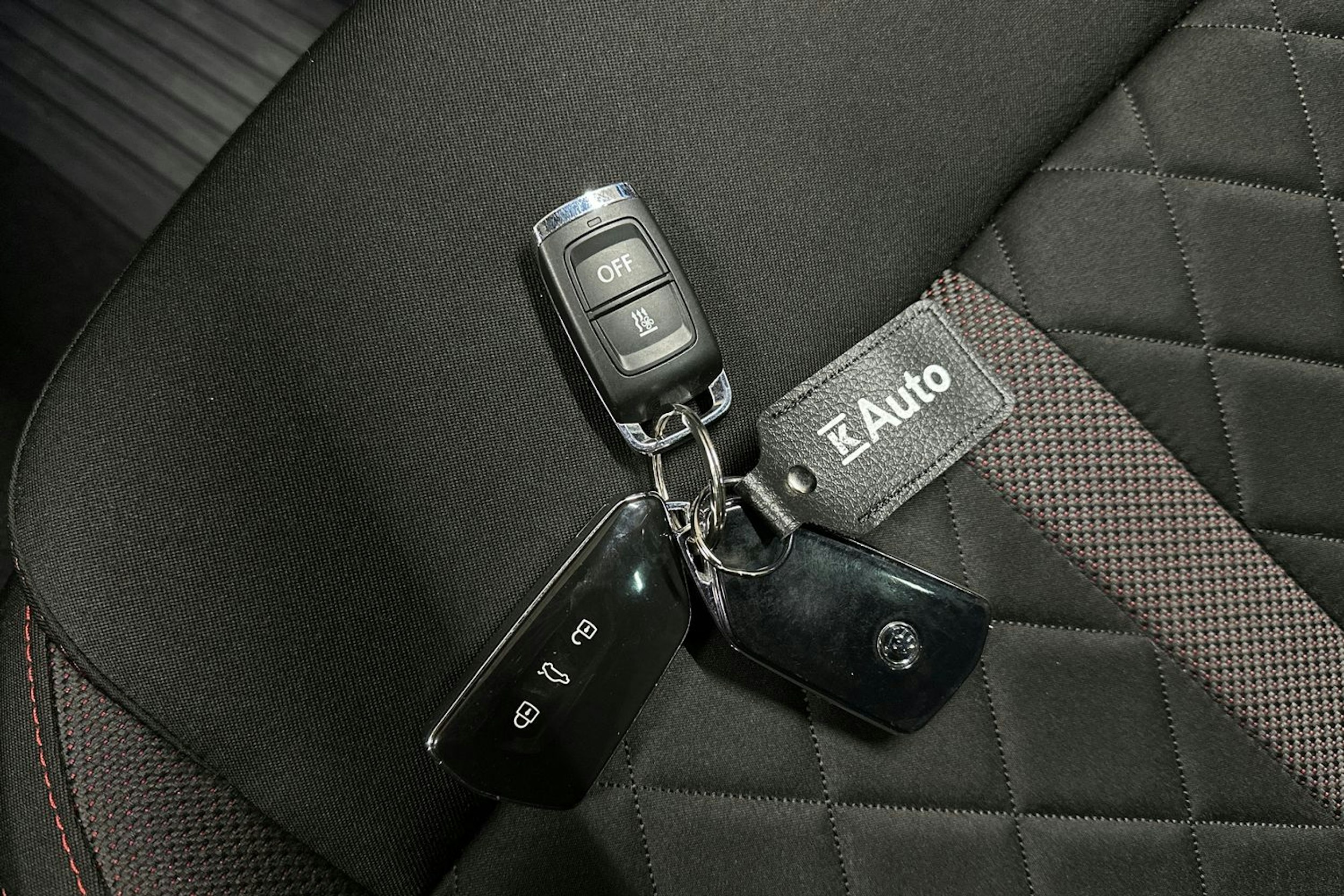 valkoinen Skoda Octavia 2022 kuva 23.