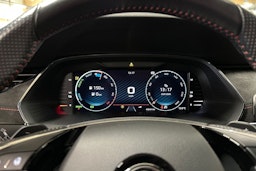 valkoinen Skoda Octavia 2022 kuva 26.