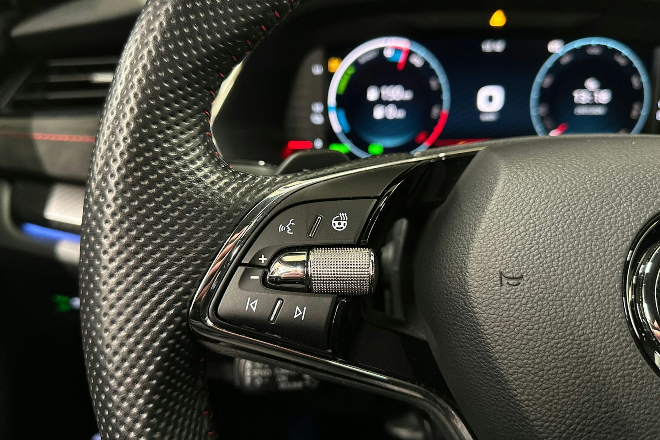 valkoinen Skoda Octavia 2022 kuva 29.