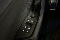 valkoinen Skoda Octavia 2022 kuva 32.