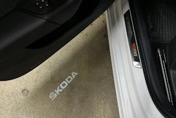 valkoinen Skoda Octavia 2022 kuva 34.