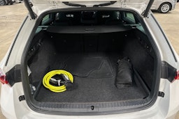 valkoinen Skoda Octavia 2022 kuva 35.