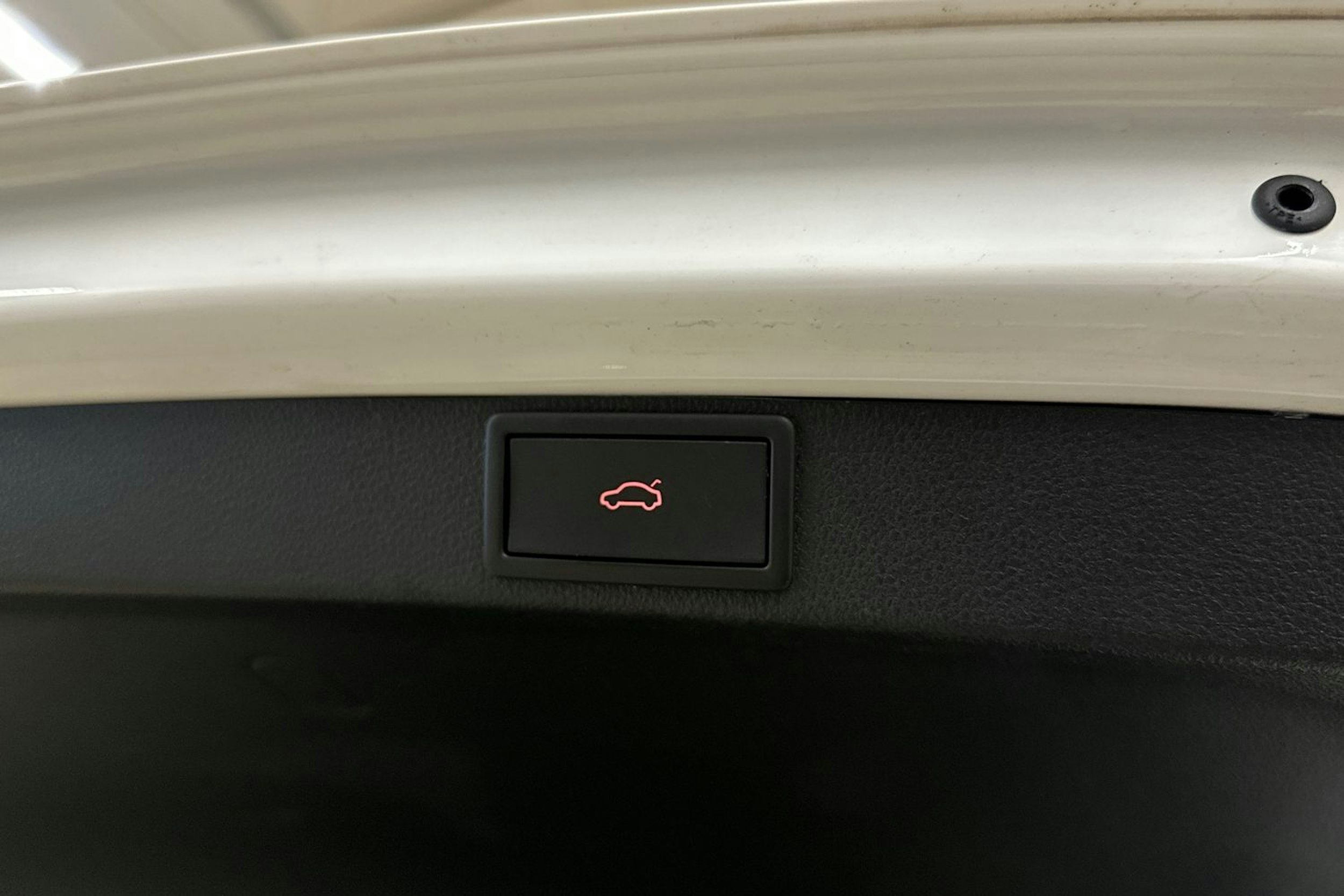 valkoinen Skoda Octavia 2022 kuva 36.