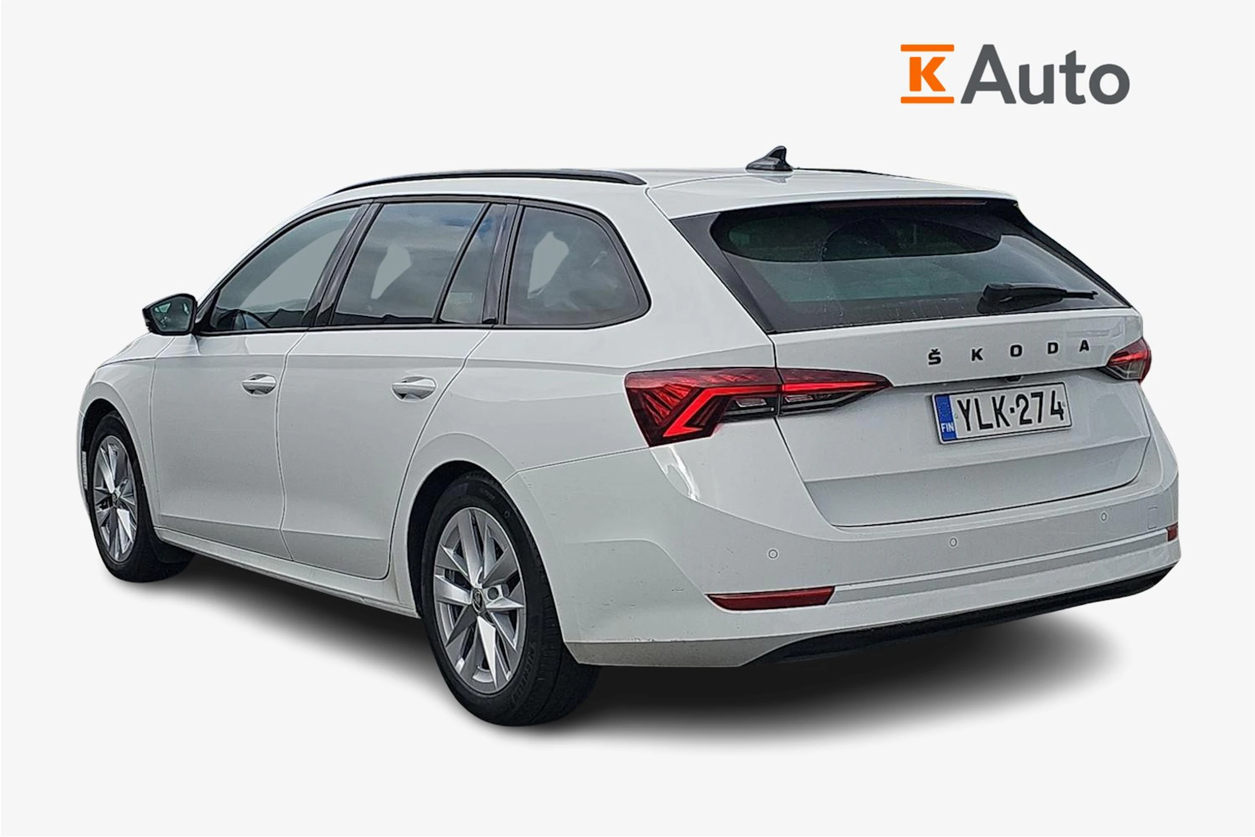 Valkoinen Skoda OCTAVIA 2022 kuva 2.