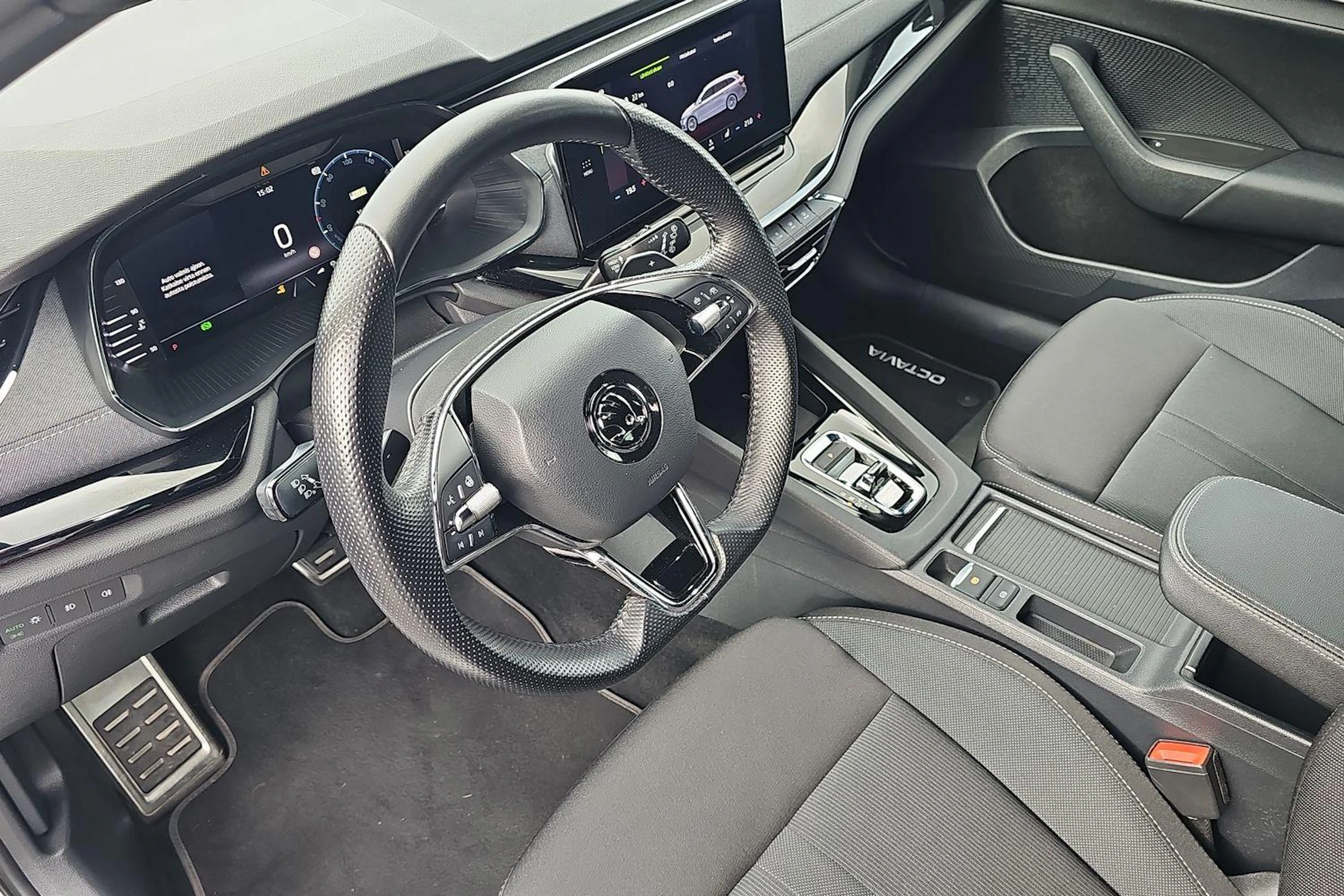 Valkoinen Skoda OCTAVIA 2022 kuva 3.