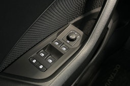 valkoinen Skoda Octavia 2022 kuva 17.