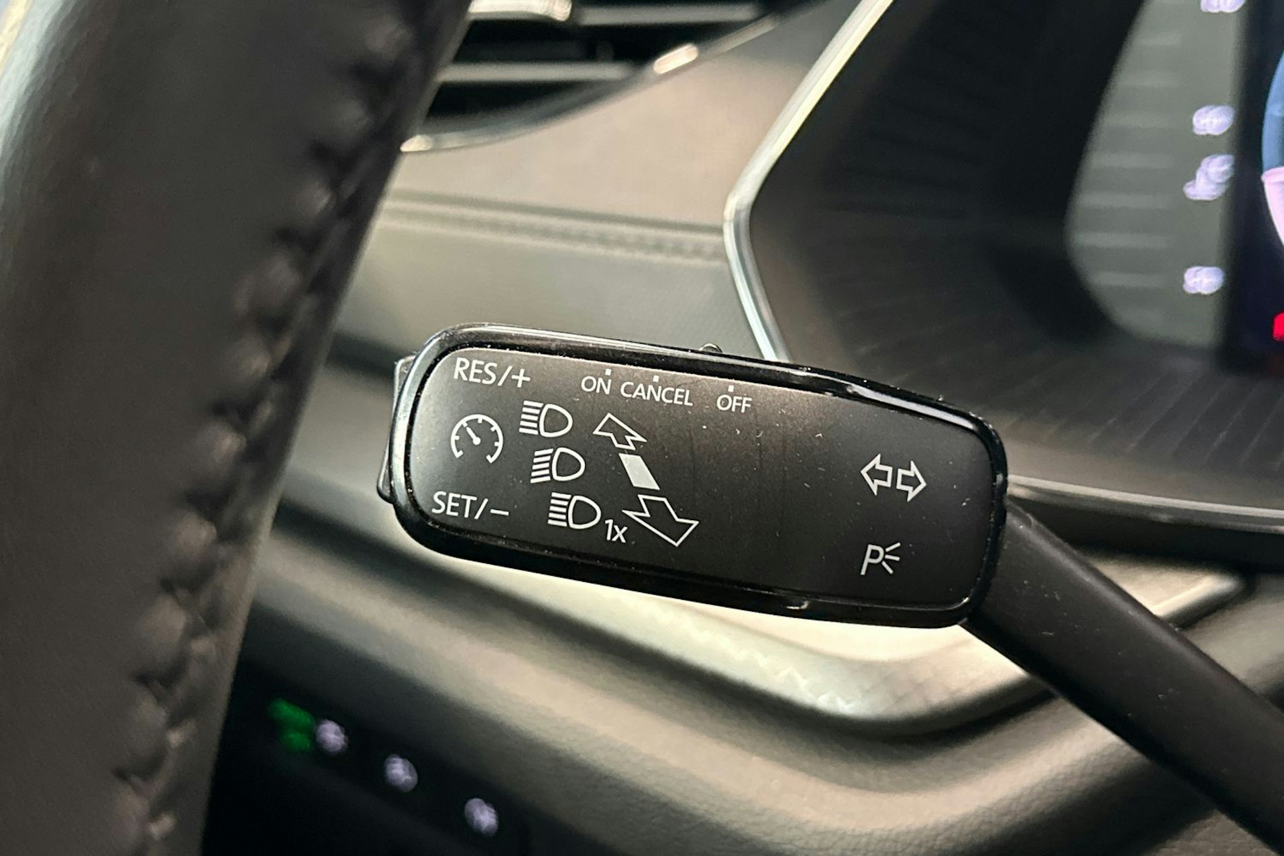 valkoinen Skoda Octavia 2022 kuva 22.