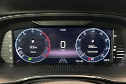 valkoinen Skoda Octavia 2022 kuva 23.