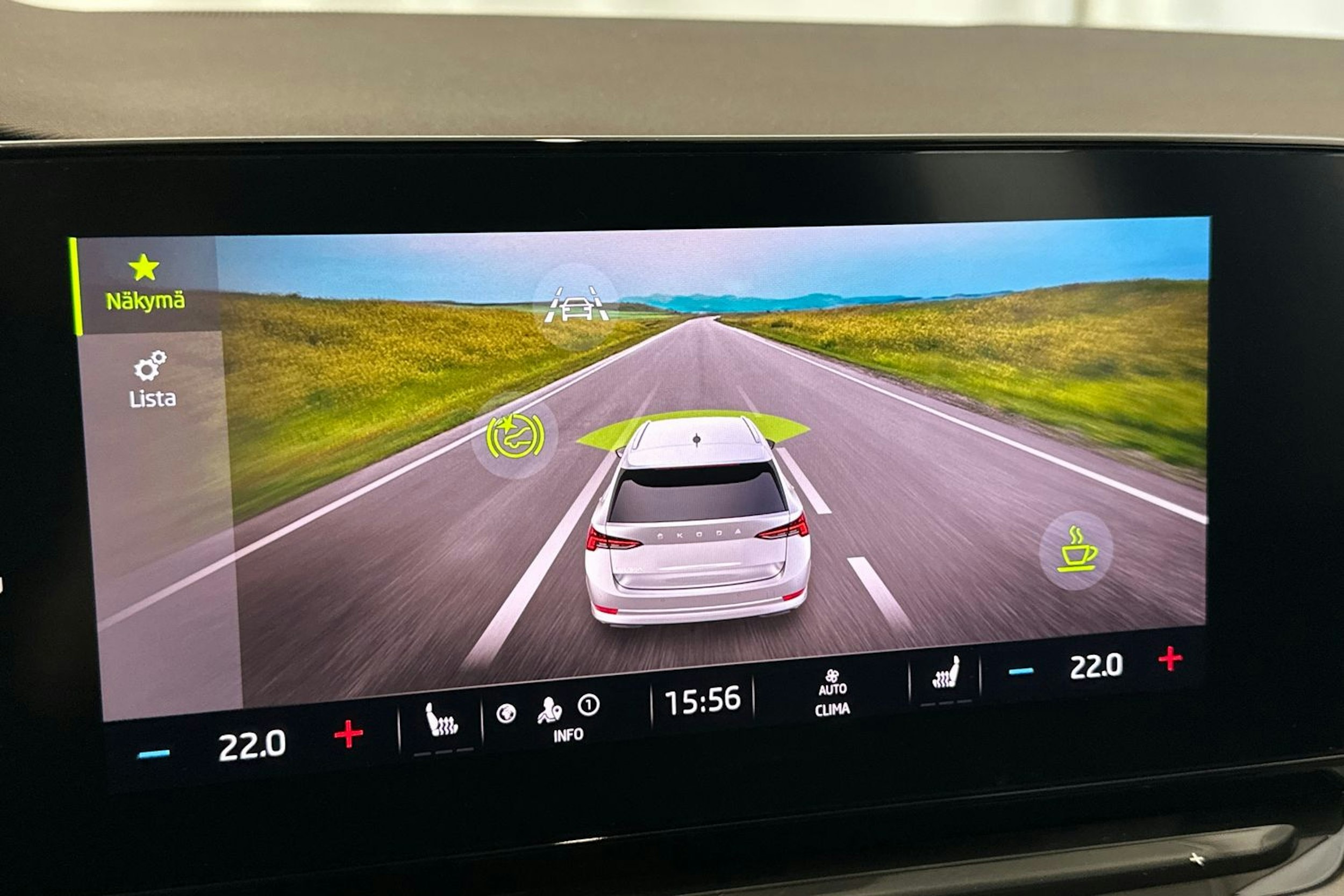 valkoinen Skoda Octavia 2022 kuva 25.